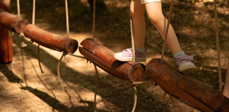 Leśny Tor Przeszkód — Las Odkrywców, park rodzinny w Ulężu